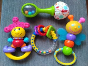 игрушки для новорожденных